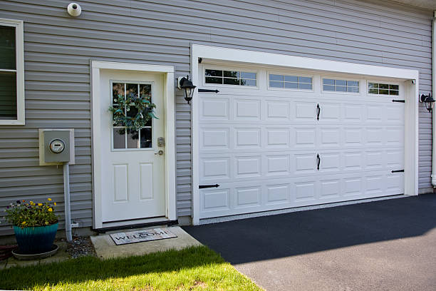 24/7 Emergency Garage Door Panel Replacement experts in Garrison, TX